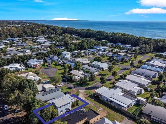 Freshly Repainted Coastal Home Just A Short Walk To The Beach!