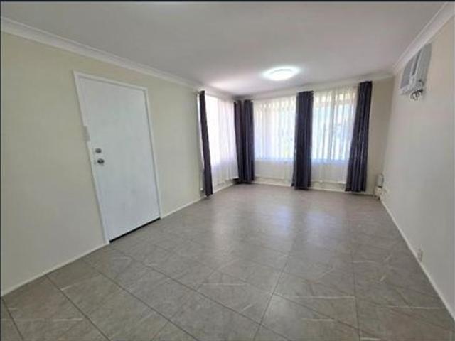 Freshly Updated 3 Bedroom Duplex!
