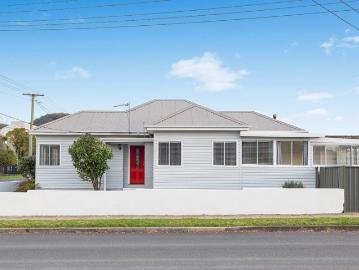 Freshly Updated 3 Bedroom Home in a Convenient Location