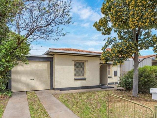 Freshly Updated 3 Bedroom Home in Prime Elizabeth Location!