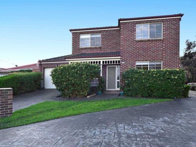 Freshly Updated 3 Bedroom Townhouse + Study or Optional 4th Bedroom