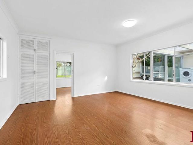 Freshly Updated 1 Bedroom Granny Flat