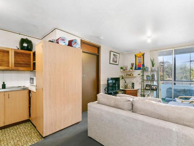Freshly Updated 1x1 Apartment in Prime West Perth Location