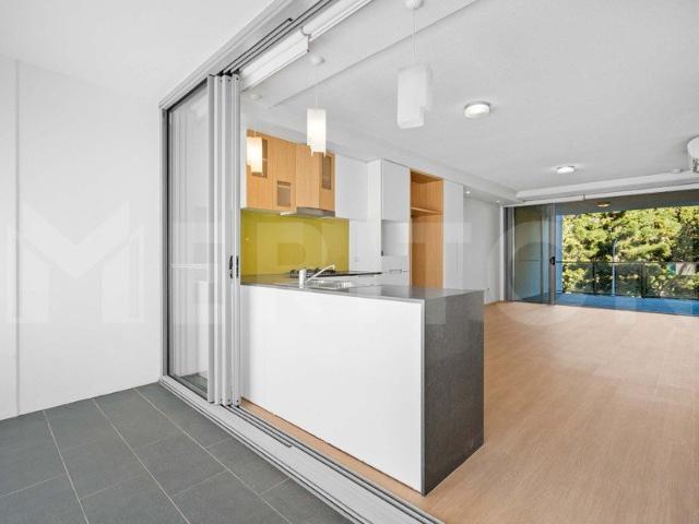 Freshly Updated 2 Bedroom Haven with Secure Parking & Central Convenience