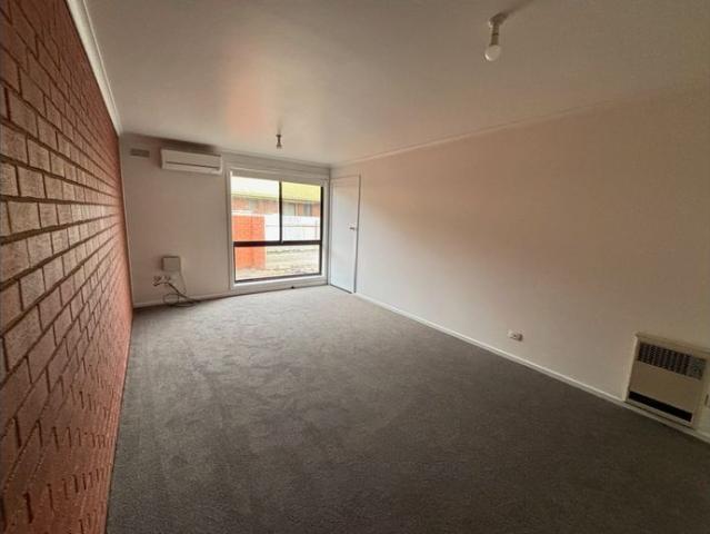 Freshly Updated 2 Bedroom Unit!
