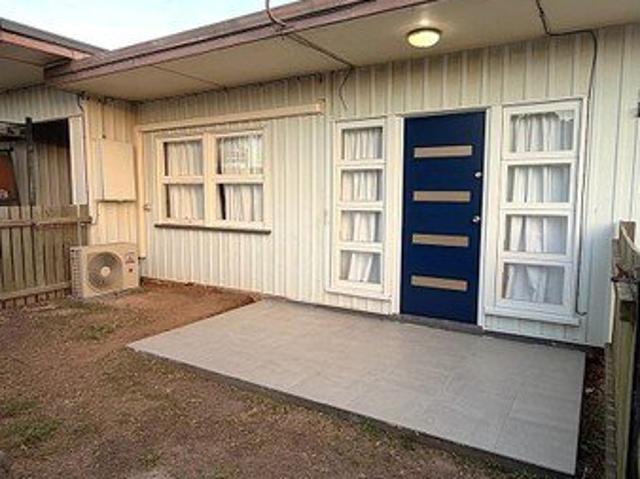 Freshly Updated 2 Bedroom Unit in Svensson Heights