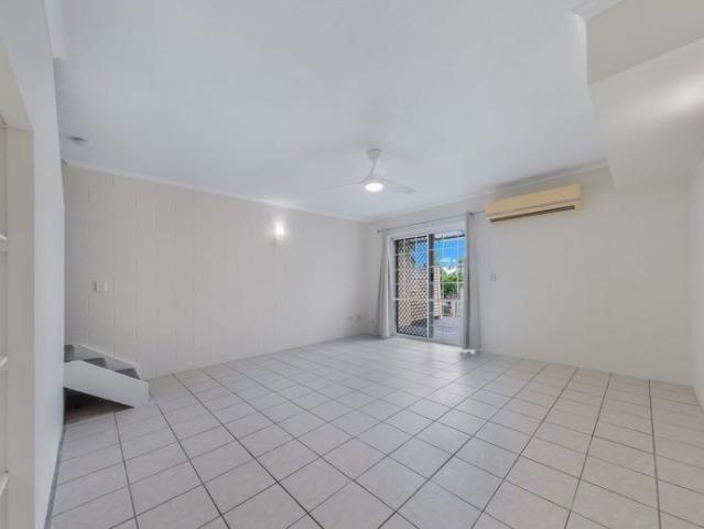 Freshly Updated 2 Bedroom Unit with Pool Access