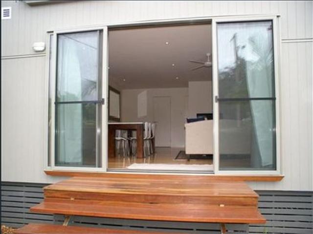 Freshly Updated 4 Bedroom Townhouse – Walk to Byron Bay