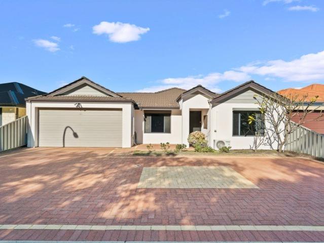 Freshly Updated Coastal Home with Exceptional Parking in Wannanup