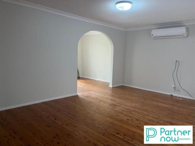 Freshly Updated Comfortable Living in Oxley Vale