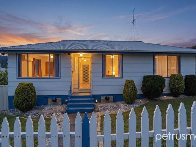 Freshly Updated, Convenient Mornington Living