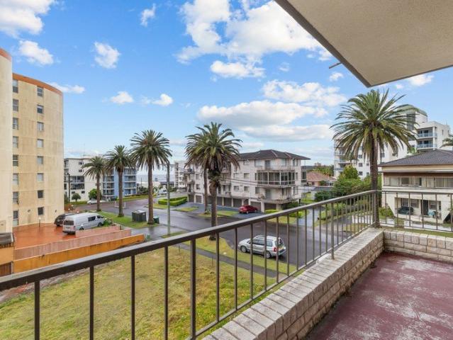 Freshly updated and Renovated Two Bedroom unit in the Entrance