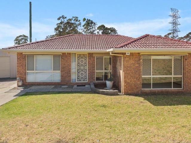 Freshly Updated & Adjoining Reserve