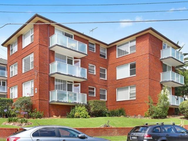 Freshly Updated Apartment in the Heart of Cronulla