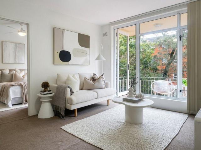 Freshly Updated Apartment with Leafy Outlook in a Prime Crows Nest Setting