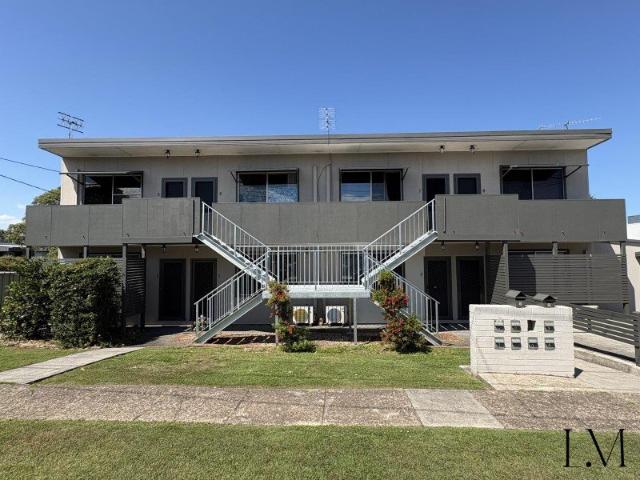 Freshly Updated & Bright One Bedroom Unit