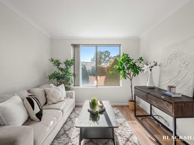 Freshly Updated Ground Floor Living in a Boutique Complex of Just Six