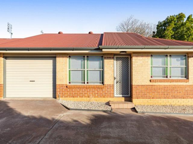 Freshly Updated, Easy Living in Darling Heights