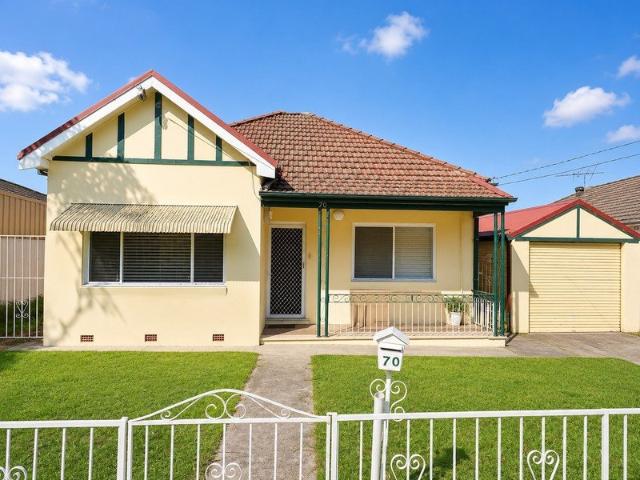 Freshly updated four bedroom family home moments from shops & transport