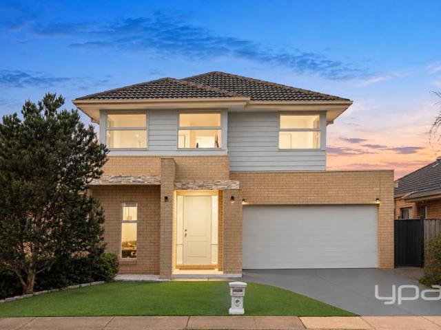 Freshly Updated Family Entertainer in Sanctuary Lakes!