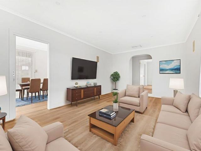 Freshly Updated Family Favourite in Prime Narre Warren South Pocket!