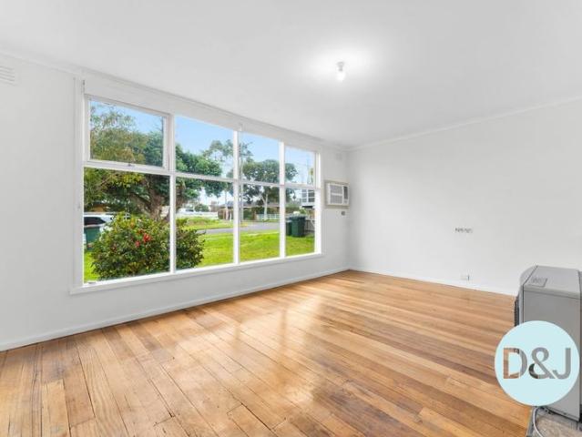 Freshly Updated Family Home in a Convenient Frankston Location