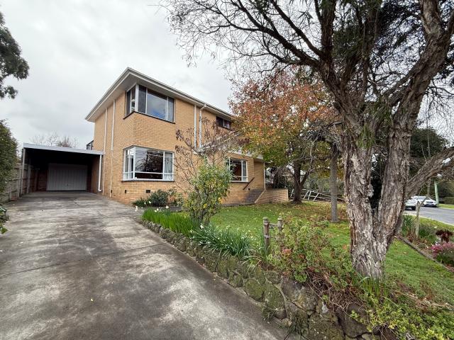 Freshly Updated Family Home in Koonung Secondary College Zone