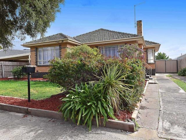 Freshly Updated Family Home with Plenty of Space & Secure Parking