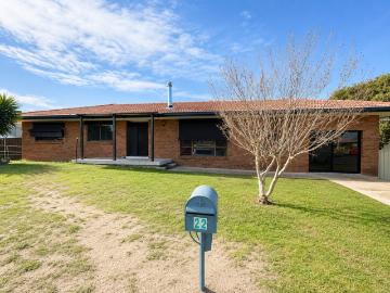 Freshly Updated Family Home with Rumpus Room & Office