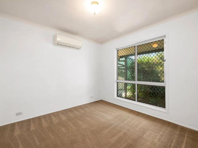 FRESHLY UPDATED FAMILY LIVING IN A CONVENIENT LOCATION