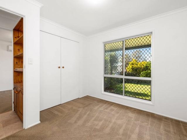 FRESHLY UPDATED FAMILY LIVING IN A CONVENIENT LOCATION