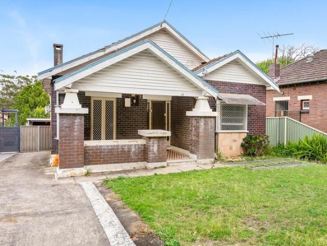 Freshly Updated Full Brick Home in Convenient Pocket