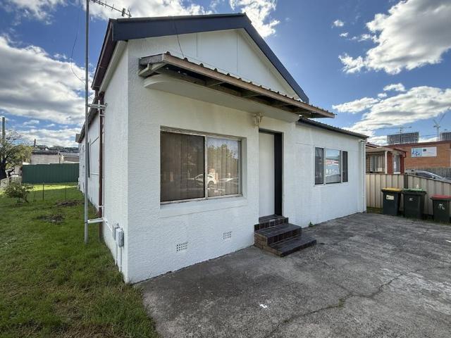 Freshly Updated Home in Central Wollongong Location