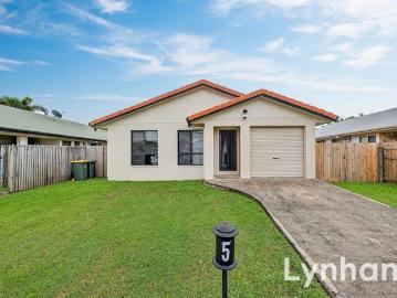 Freshly Updated Home in Quiet Court Spacious Yard & Modern Bathroom