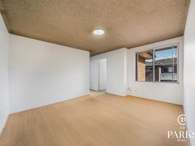 Freshly Updated & Ideally Located
