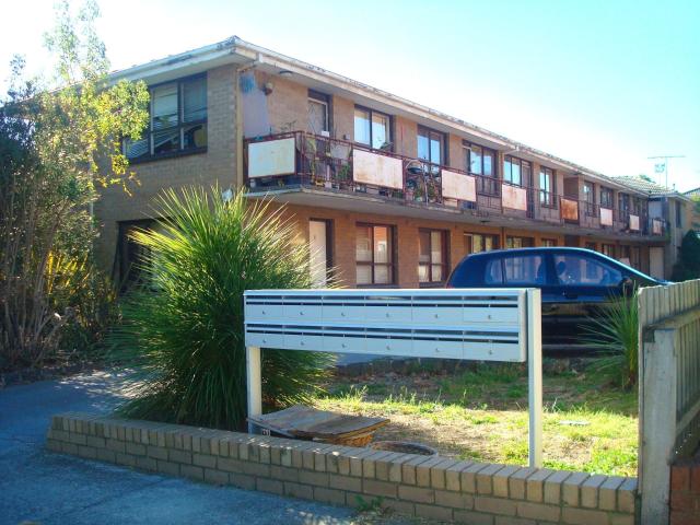 Freshly Updated One Bedroom Apartment in the Heart of Thornbury