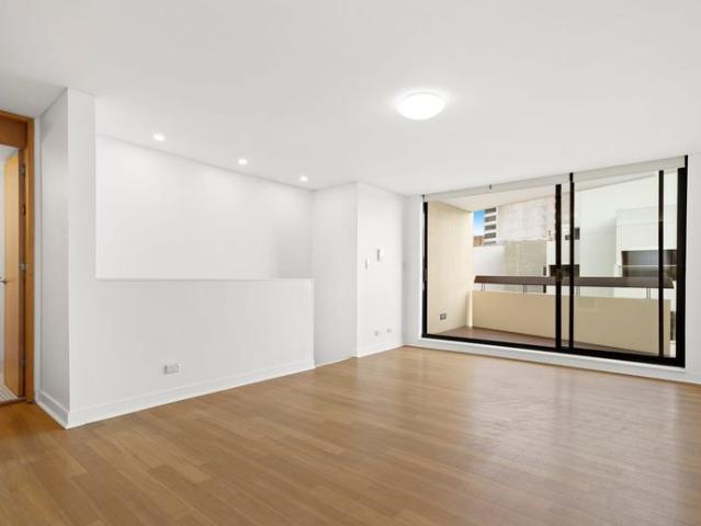 Freshly Updated One Bedroom Apartment with Parking
