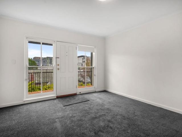 Freshly Updated One Bedroom In The Heart Of Prahran