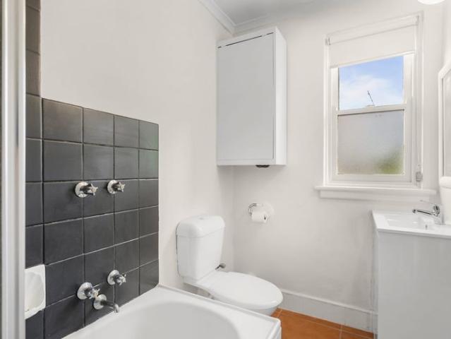 Freshly Updated One Bedroom In The Heart Of Prahran