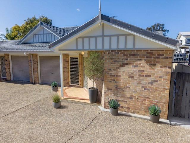 FRESHLY UPDATED, LOW MAINTENANCE LIVING IN THE HEART OF GATTON Open Thurs 23 & Sat 25 July