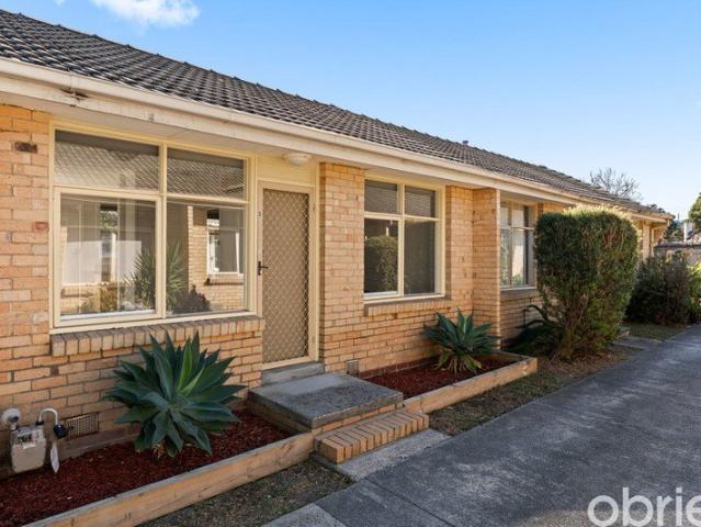 Freshly Updated, Low Maintenance Living in the Heart of Narre Warren Can You Picture It? Why we're obsessed with 3/7 9 Willow Court