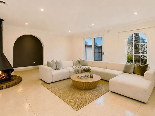 Freshly Updated Living in a Prime Frankston Location