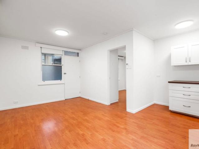 Freshly Updated Living in Brunswick West
