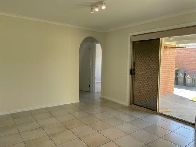 Freshly Updated Living in the Heart of Thomastown