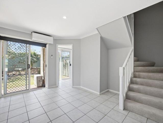Freshly Updated Living with New Kitchen & Solar