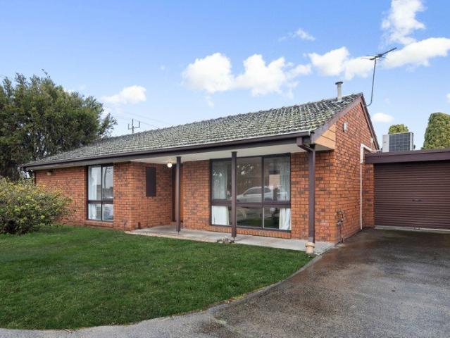 Freshly Updated Living with Space & Convenience