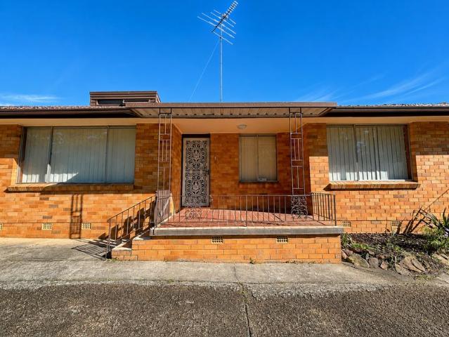 Freshly updated Spacious Home Opposite Reserve