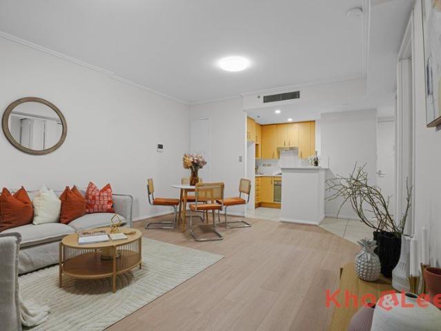 Freshly Updated Spacious One Bedroom Apartment