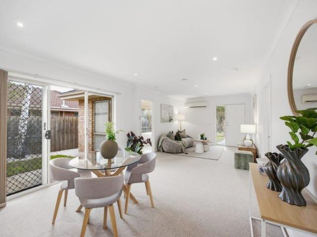 FRESHLY UPDATED SUN DRENCHED FRONT TOWNHOUSE ONLY 2 ON BLOCK