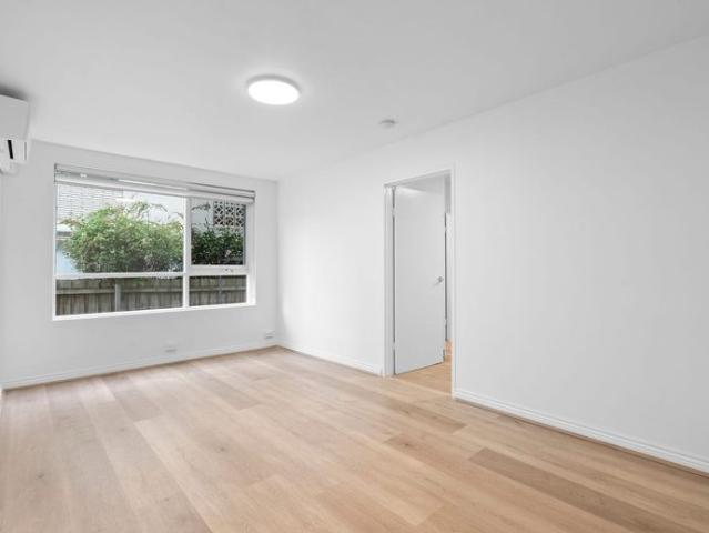 Freshly Updated Prahran Retreat with Walk‑Everywhere Convenience